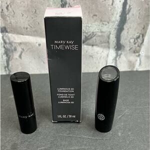 Mary Kay Foundation & Lipsticks Bundle